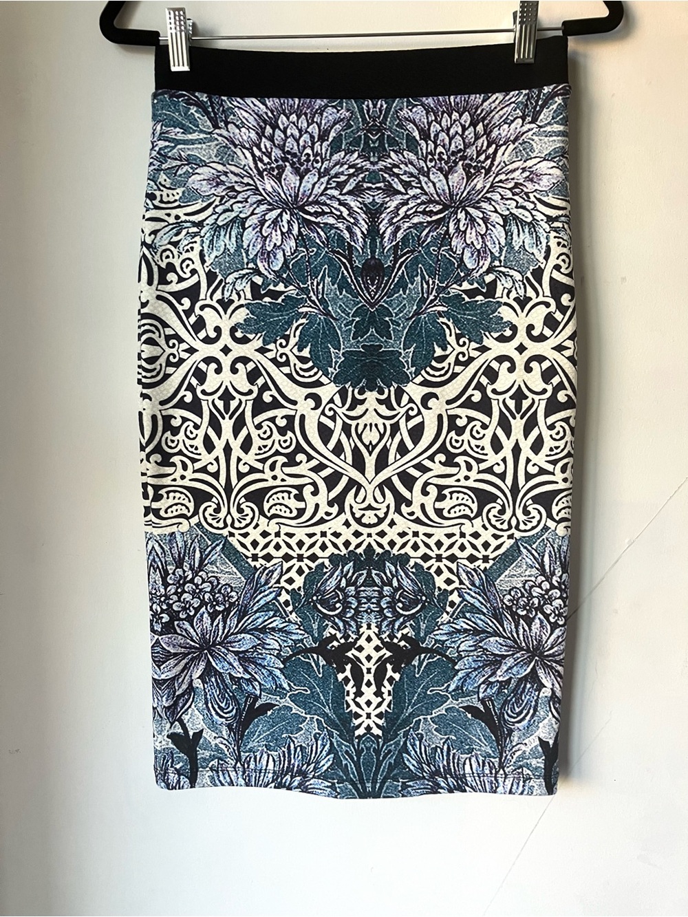 Topshop Teal, Black and White Floral-Print Pencil Skirt